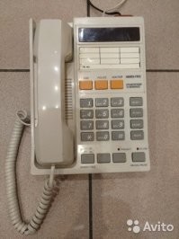 Было у меня подобное чудо техники.  "Ягуана" 201 называлось. 
Весьма и весьма удобная и многофункциональная весчь! С дистанционным управлением!!! (Можно было с ним кучу операций совершать при звонке с другого номера при наличии там тонального набора – от прослушивания номеров звонивших до перенастройки будильника и ещё много чего.)