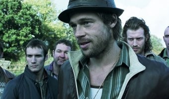 - Ты за пёсиков? Тогда я на зайца.