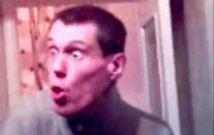 Воры-дилетанты терпят поражение у дверей магазина