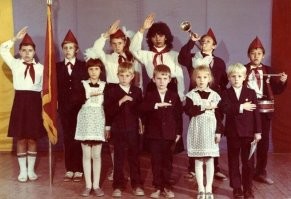 А что за жест у ОКТЯБРЯТ я такого не помню