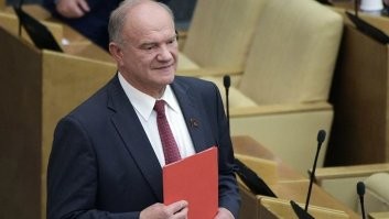 А почему он свою подработку в госдуме не упомянул?