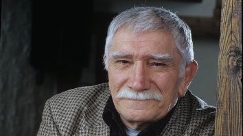 А так же Граф Калиостро "Формула любви". Сыграл Нодар Мгалоблишвили , озвучил Армен Джигарханян