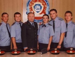 Американец сделал себе костюм из мешков для мусора и сжег несколько мусоровозов