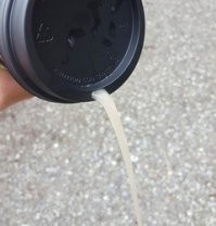 что не так!? обычный белый кофе