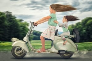 Автор, хоть немного совести иметь надо.
При чем здесь авторское фото профессионального фотографа John Wilhelm из Швейцарии?
Вот ещё несколько его работ.