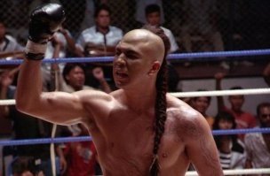 Похож на азиата... Я даже знаю, на какого...