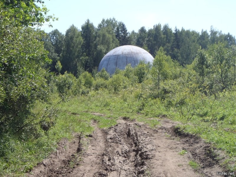 на Шар гоняли,прикольно, внутри очень необычный звуковой эффект с многократно отражающимся эхо, Особо впечатлительные могут поехать кукухой)) говорят,там даже концерты проводили,ночью)) есть видео,но не покажу,там лица людей,заругают)))