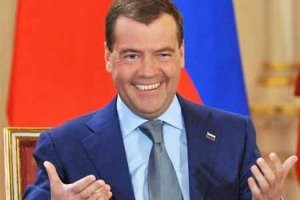 - Дмитрий Анатолич, алкоголь скоро подорожает. Вас это не беспокоит?
- Ну что же вы, скорее наоборот. Значит, вино с моего итальянского виноградника станет приносить больше профита. А весь смысл капитализма - иметь профит и наслаждаться жизнью, правильно?