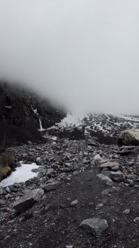 Ну немного оффтоп, но по Питеру многие гуляли, мы побывали в верхах Кармадонского ущелья, собственно откуда и сошёл ледник.