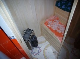 Пфф, вот вам сауна на 8-м этаже стандартной панелки. Всё узаконенно. 
Ещё у нашей конторы был заказ от одного пенсионера. У него хрущёвка на первом этаже. Зашотел вместо ванной бассейн. Сделали подпорки в подвале, сварили на месте ёмкость с глубиной метр, облицевали мозаикой, настенная система фильтрации и подогрева воды. Вуаля! 
Из практики ещё и не такие чудеса могу вспомнить )
