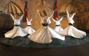 - Хай-ля-ля-булюм-булюм-ай-ля-ля-кишмиш-лаваш
