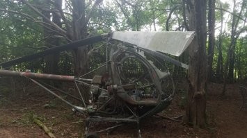 Похоже это Hughes 269, такой у Кусто на Калипсо был.