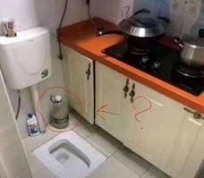 Про кружку на бочке вопросов нет, понятно. А вот в банке что?? Или вернее для чего она тут стоит? Как думаете?!