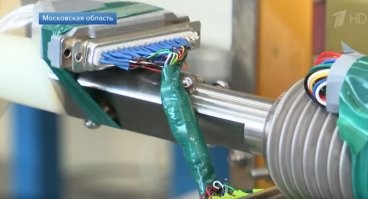 Меня вот это изображение больше заинтересовало. И оператора 1-го канала тоже.
Теплая такая, ламповая изолента. 
Цвет, правда, не канонический, но, вероятно, итальянцы под свой флаг подбирали.


А так-то - новость хорошая, пущай покажут швицам, как коллайдеры правильно строить надо.