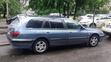Единственная машина во дворе, на которую упало дерево, была моя(((
