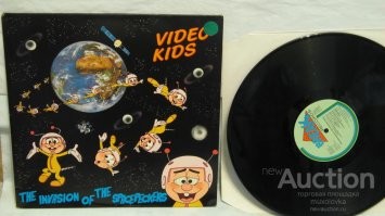 Да, меломанов в СССР не баловали разнообразием. Моряки привозили, конечно, из загранки пласты/кассеты. Но даже переписать что-то - это была целая эпопея. Помню в детстве услышал из соседского окна очень необычную музыку. Как потом выяснилось, это были Video Kids. Но узнал я это лишь через годы. И то случайно.