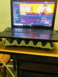 У меня доча просто приклеила четыре пластиковые пробки на двусторонний скотч )