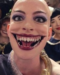 Студия Warner Bros. извинилась за изображение злодеев с физическими дефектами