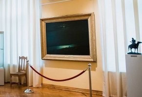 В Астраханской картинной галерее тоже один из вариантов этой картины выставлен авторского исполнения.
