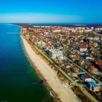 Рыбы мало. Основную всю продают за бугор. Потому цены диктует спрос, а он огромный. Ну и нельзя забывать про всякие откатики, взяточки, подмазочки, для работы и продажи. Я работала ка рыбоконсервном и рыбу, кильку закупали в... Южной Африке! Цены, как вы понимаете...
 Вот такова была рыбалка и самое главное переработка  в моём городе лет сто назад. И так рыбачили во всех поселениях по побережью. На втором фото видно устройство для вытягивания лодок на зимовку. В курортный сезон те самые рыбаки и их лодки катали отдыхающих. Переработка заключалась не только в вялении как на первом фото. Была специальная сольня. К ней подведены рельсы(!) и там обрабатывали очень много рыбы, укладывали в бочки и продавали. А вот сегодняшние рыбаки. И вид побережья.