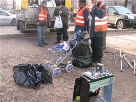 "Биологи сняли обнаруженный металлический объект на видео и фото, и оставили место его нахождения в секрете."

Эти найдут
