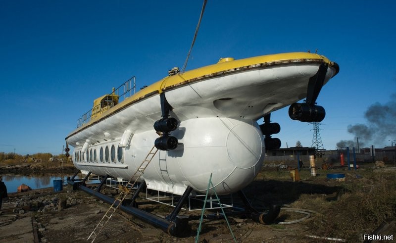 "туристические" подводные лодки даже в Совестком Союзе строили ...
тут уникальность видимо в размере стеклянного колпака ...
