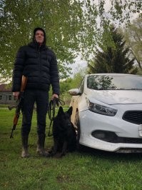 Водила Чайзера ( уже давно гоняет по Фурманову на Киа Сиде. С собакой и автоматом... Берегитесь!