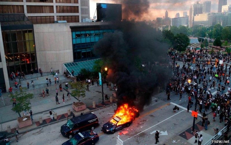 Ааа, так ты из тех дебилов, которые продвигают идею "американской мечты" в массы......Бог (или кто там вместо него) дал тебе голову, но не вложил туда  разум.