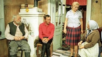 Когда то умели снимать и про деревню. К примеру: