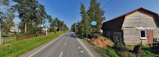 это мой родной пос.Ульяновка(Саблино)тосненский район. в 1941 году в нашем поселке стояли немцы и жили в домах. дом который на фото первый слева до сих пор так и стоит .