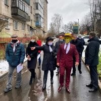 Добавлю в галерею незабываемых образов депутата :   :)