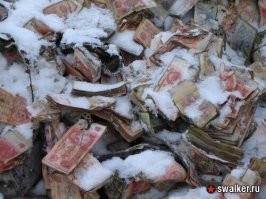 Возможно это недоутилизированные деньги, вышедшие из оборота после денежной реформы 90-х. Когда советские деньги меняли на российские. Тогда эти купюры чуть ли не на мусорку отвозили.