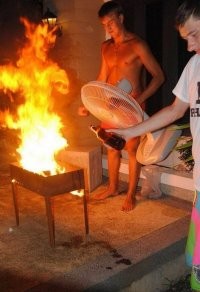 Что не так у него с ногами?