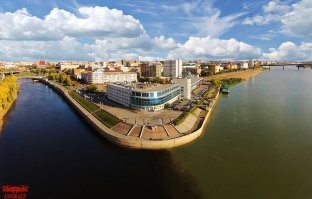 Аж в Женеву ехать пришлось, такое и в Рф найти легко, например в Омске, вот на фото Омь и Иртыш сливаются.