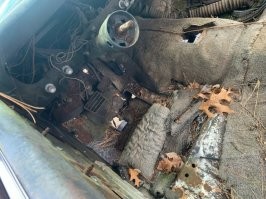 хотя продавец отмечает, что ранее спорткар был оснащён механической трансмиссией. (С)  ХА-ХА Педаль сцепления еноты скрутили?