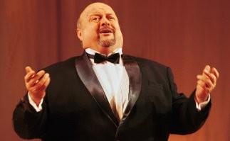 Вот еще один участник: Вячеслав Войнаровский. Пел классно. R.I.P.