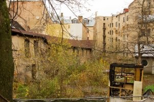 Ну, это обложка - "Старая Рига". А вот просто центр города. Но такую Ригу не любят показывать.