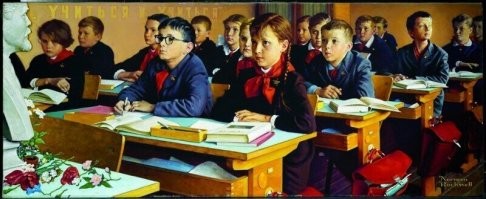 Эх-х, октябрьские значки вместе с пионерскими галстуками! Не разобрался он в хитросплетениях символики.