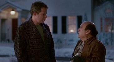 напомнило фильм "Добро пожаловать, или соседям вход воспрещен"