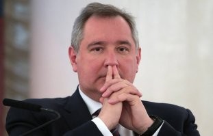А я зато песни красивые пишу! "Рвем мы небо в клочья, лалалалала!"