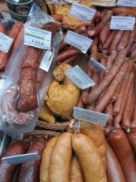 Вегетарианцем он чуть не стал из-за страшной курицы или цен на мясные продукты?
