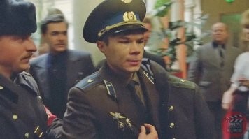 Пьяный сержант в форме подполковника подрался с сотрудниками ГИБДД, заступившись за нетрезвого водителя