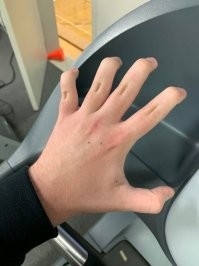 И я так мог, когда на гитаре играл (до инсульта, мне 62 года). Да я уверен, что так умеют делать множество.