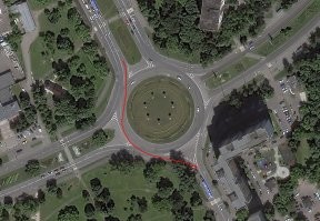 НУ, в обратном направлении я еду так. И тут зависит не от того, что мне в кайф ехать туда по правому ряду, а от загруженности направления. В обратном на правлении, выезда на ул. Луганская едет не более 10% авто. А вот с Кавказского бульвара на Пролетарский проспект едет 90% авто. И перестроения на кругу значительно увеличат аварийную обстановку. Ровно как и поворот с внутреннего круга направо.