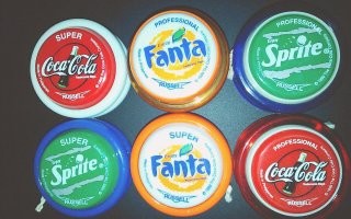 йо йо гелекси! Мой двоюродный брат мне подарил, когда переезжал жить в другой город. Радости не было предела. Сейчас дети айфону так не радуются, как я в свое время этой игрушке.