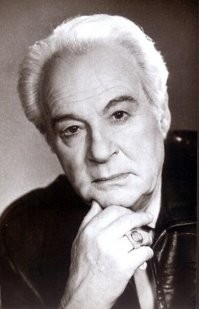 Владимир Владимирович Кенигсон
Говорят, что великий Луи де Фюнес, когда посмотрел дублированный на русский язык фильм про Фантомаса, сказал про актера, который его озвучивал: он дублировал лучше, чем я сыграл.