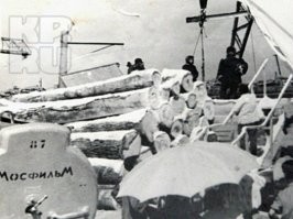 Фильм в разных местах снимался, что-то и летом снимали.