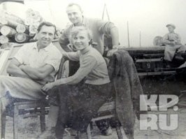 Фильм в разных местах снимался, что-то и летом снимали.