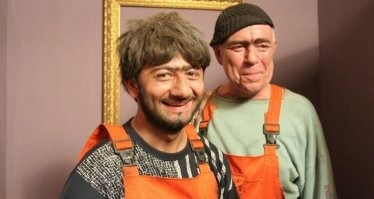 Аварийную опору ЛЭП в Долгопрудном "починили" листом картона