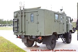 Помнится мне как в достопамятные советские времена на этом заводе. Производили и такие вот ... изделия. Со всеми внутренностями и КУНГом. 
И для сравнения на второй фотке подобное изделие от советских заводов. Как говорится найдите 5 отличий